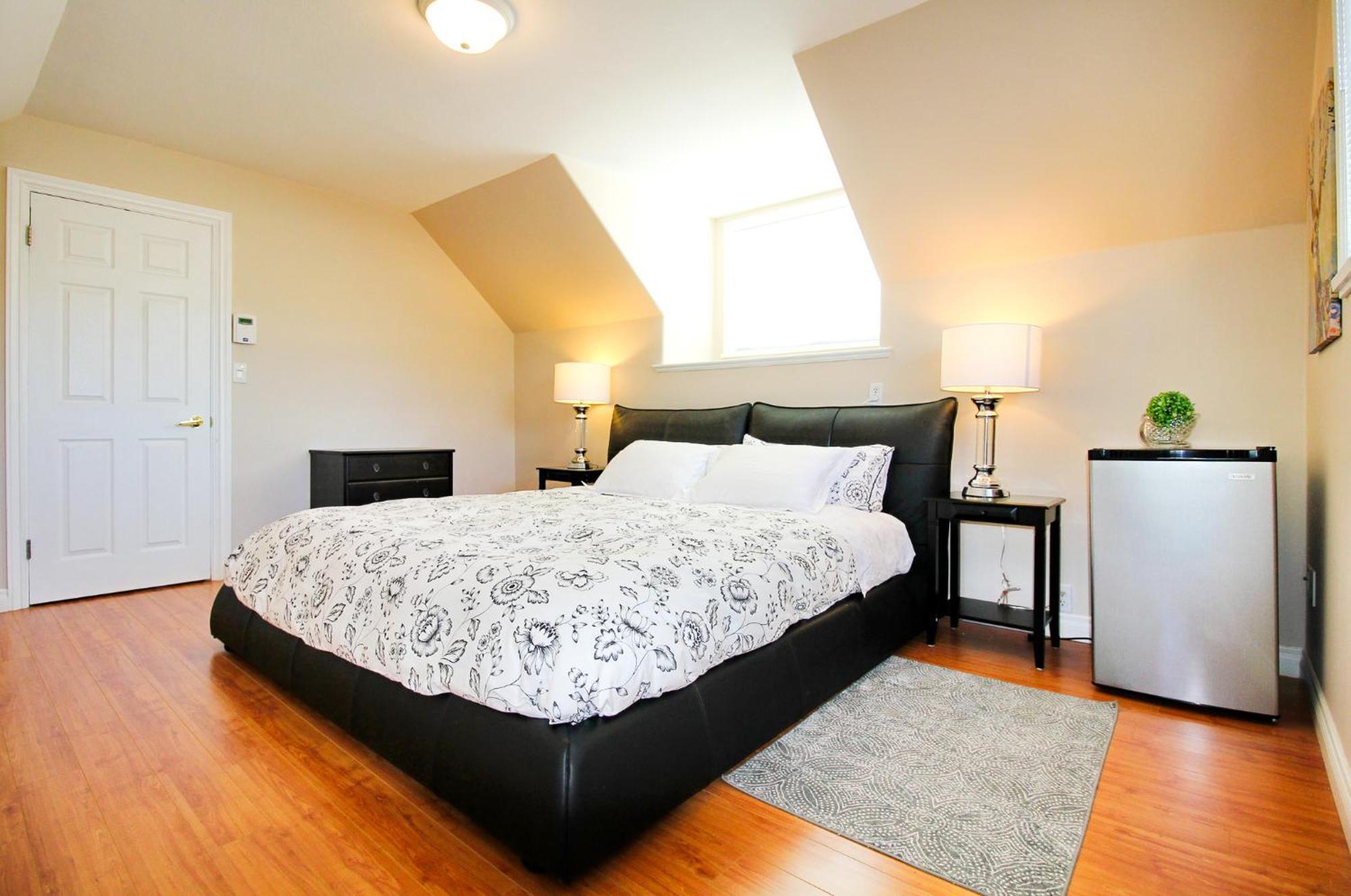 Spacious Two Bedrooms With Two Bathrooms Central Richmond 15Min To Yvr Airport Exterior foto