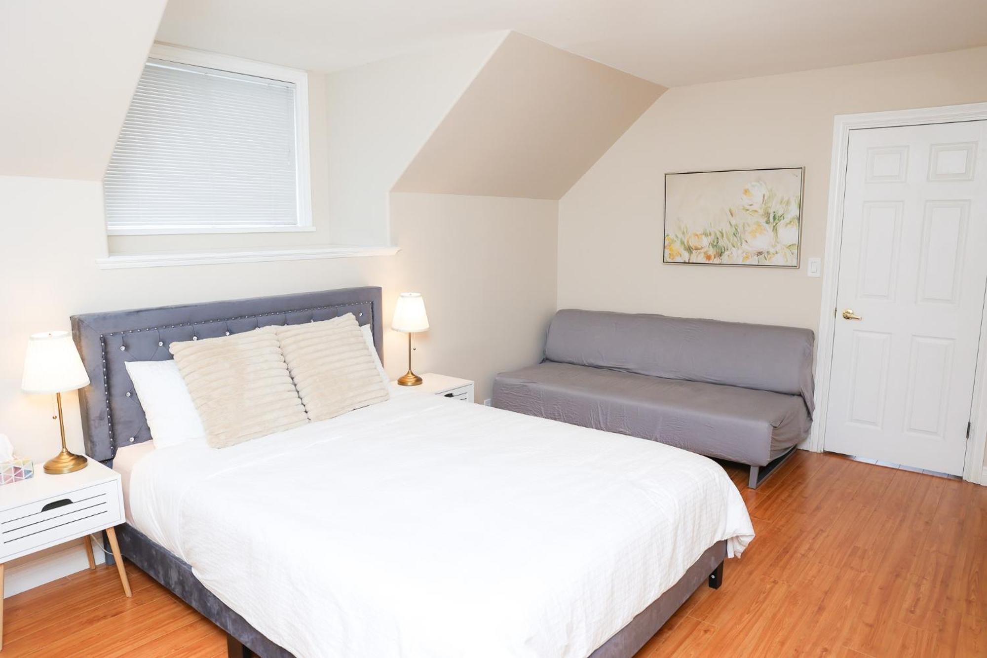 Spacious Two Bedrooms With Two Bathrooms Central Richmond 15Min To Yvr Airport Exterior foto