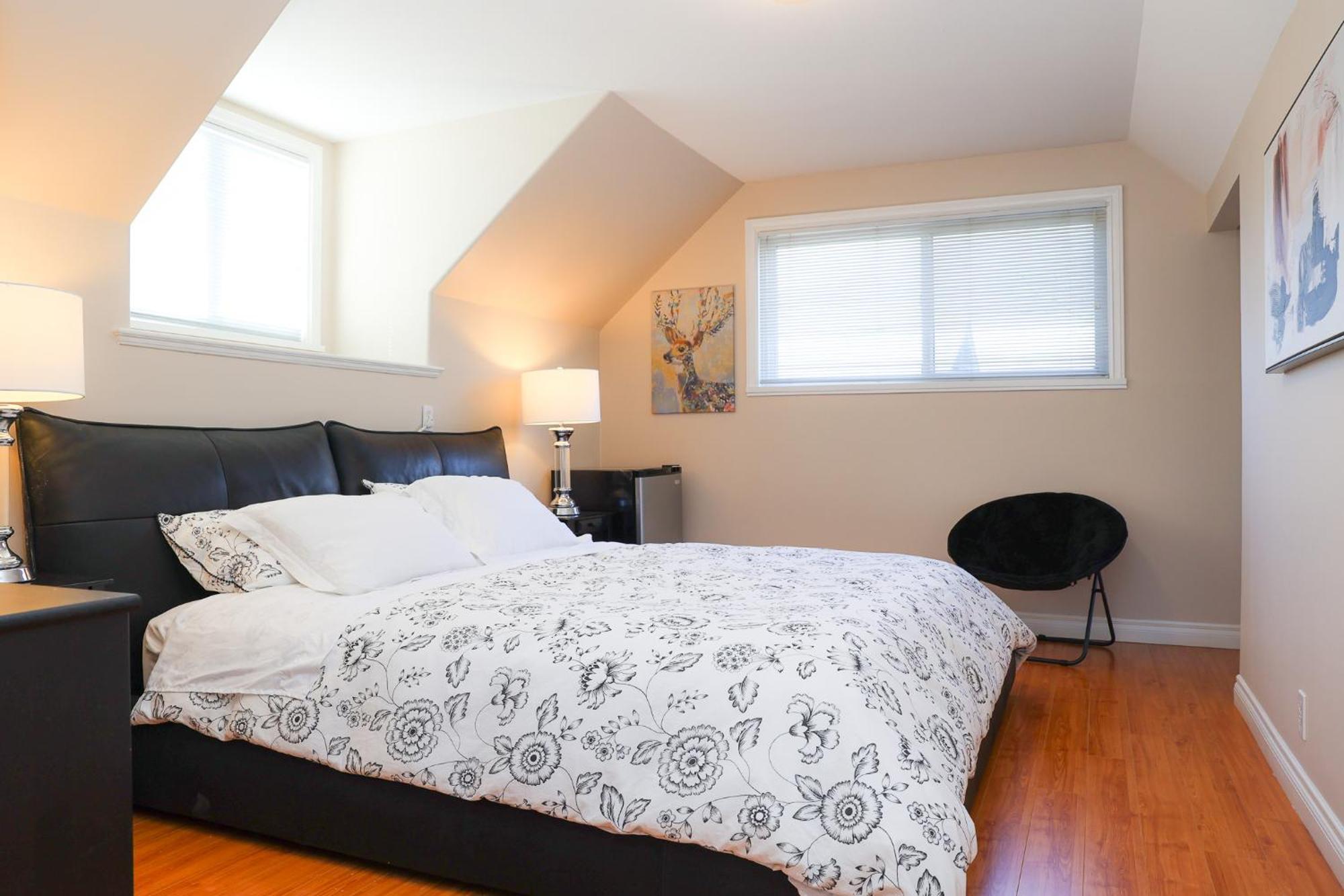 Spacious Two Bedrooms With Two Bathrooms Central Richmond 15Min To Yvr Airport Exterior foto